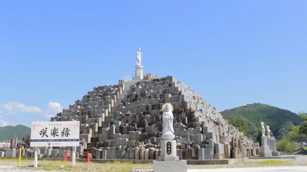 仏石(棹石)供養地 咲楽縁 仏像や地蔵などお預かりして永代供養